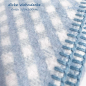 Preview: Wolldecke Kuscheldecke 150x200cm blau streifen